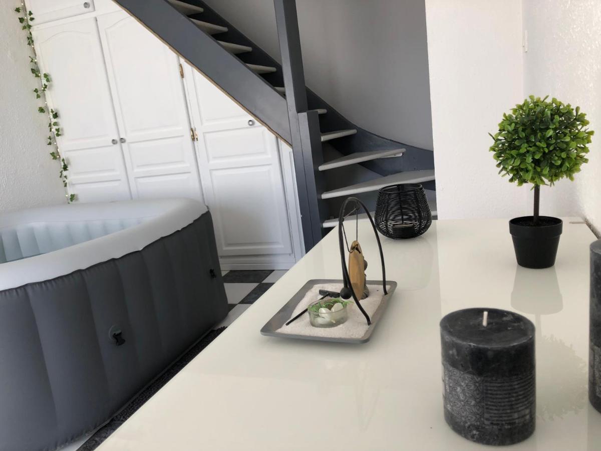 Le Clemenceau Apartment Peronne  Ngoại thất bức ảnh